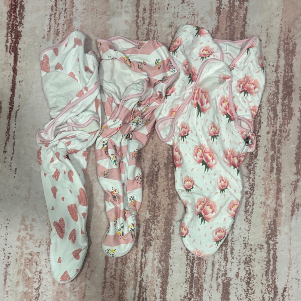 Baby Swaddle Blanket Set in Pink and White